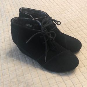 Toms wedge size 8.5 W